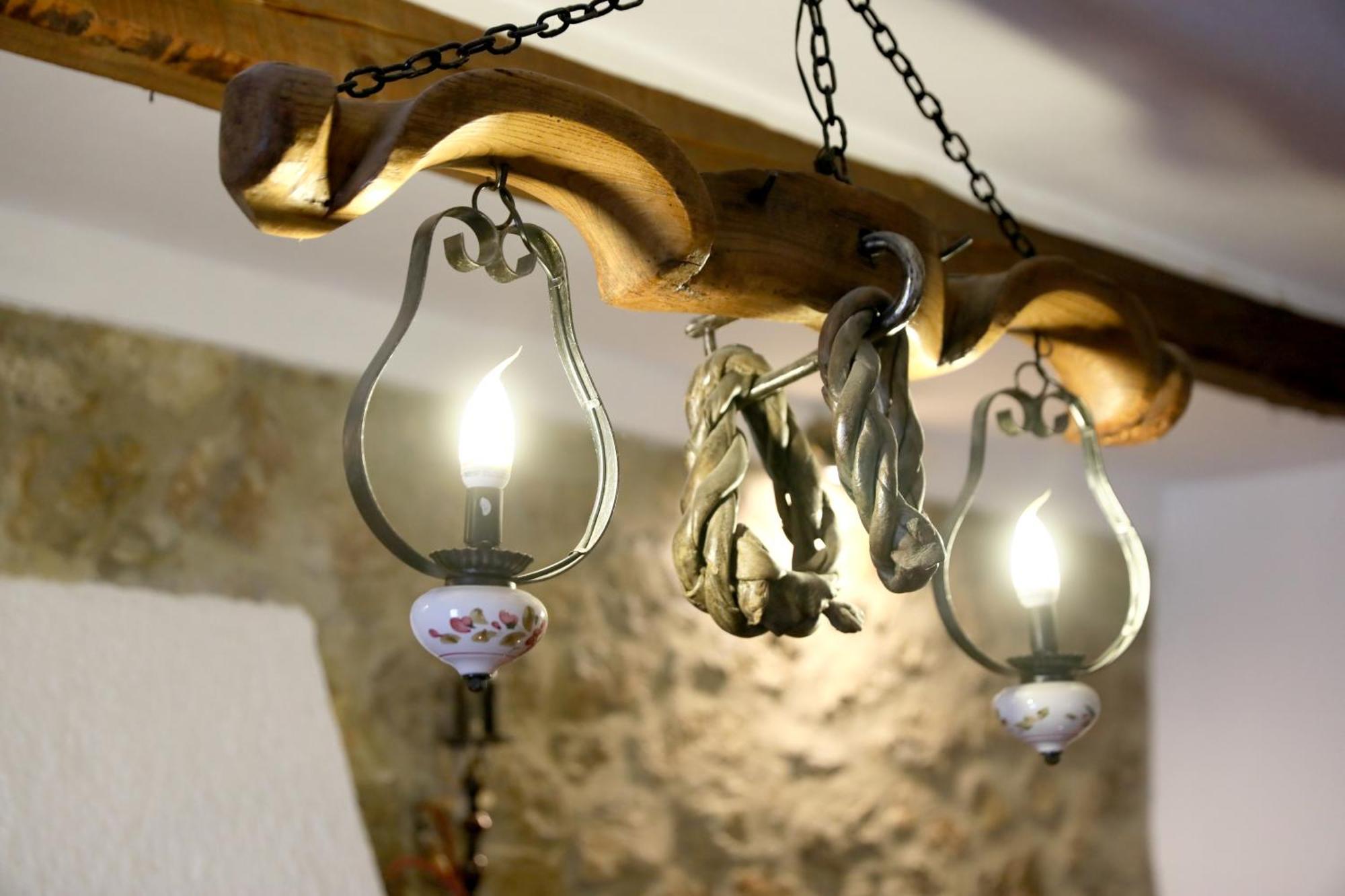 Manor House Est. 1890 * Kastoria