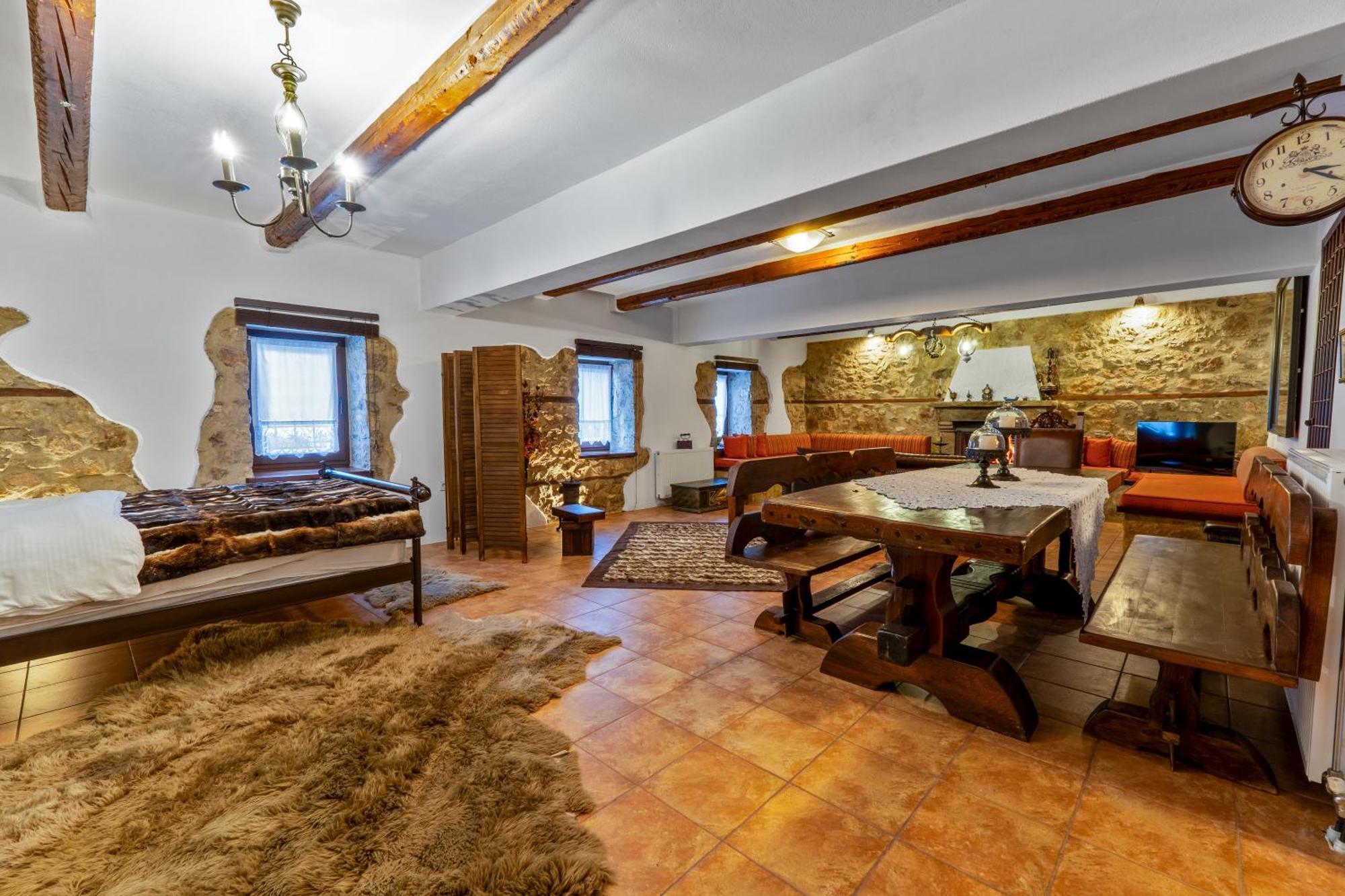 Apartment Manor House Est. 1890